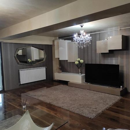 Apartament Lux Ultracentral Craiova Buitenkant foto