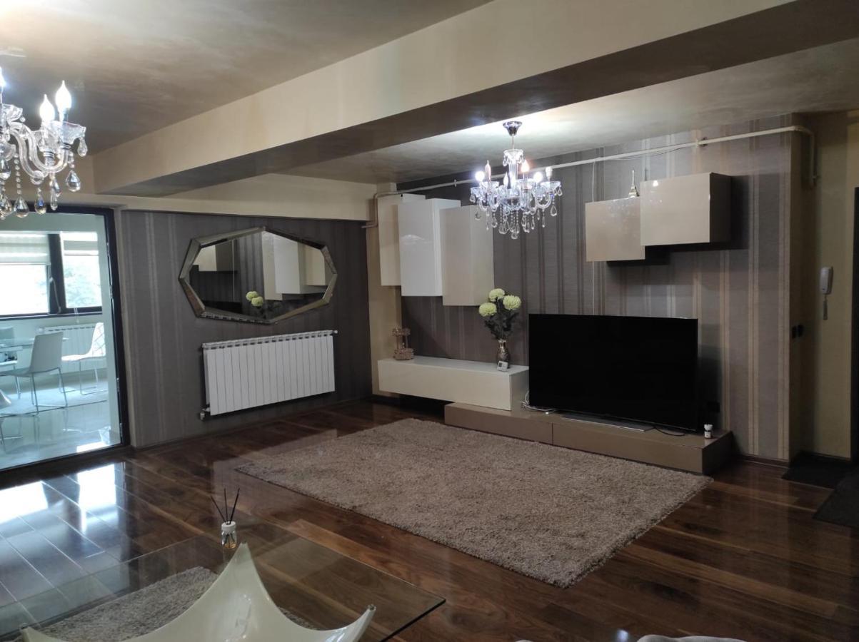 Apartament Lux Ultracentral Craiova Buitenkant foto