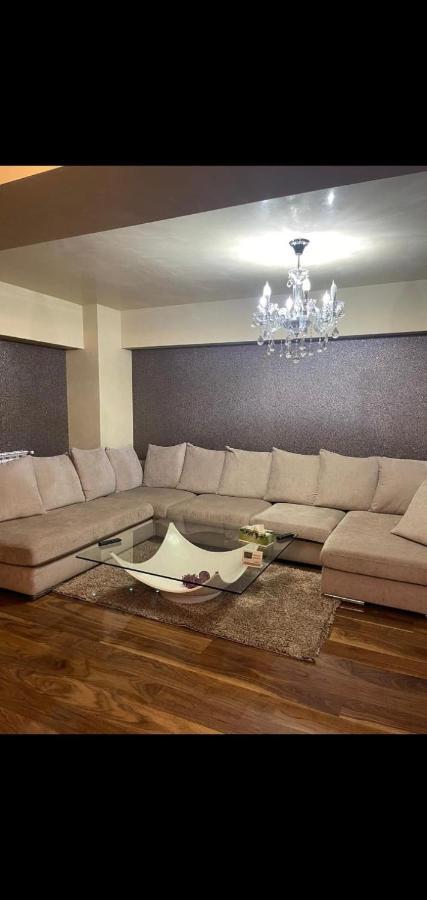 Apartament Lux Ultracentral Craiova Buitenkant foto